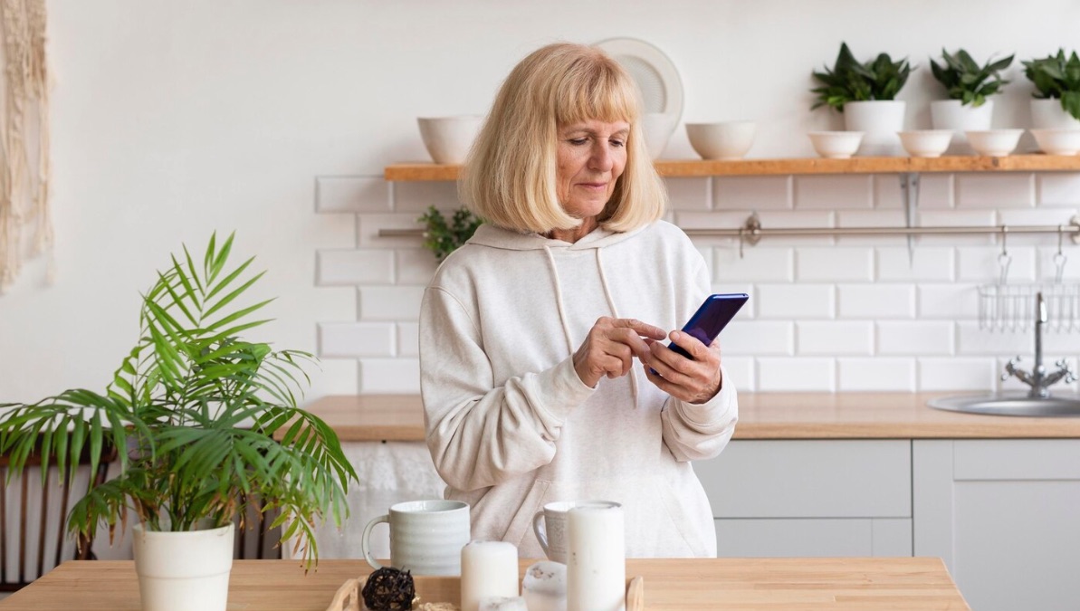 Famiglia organizzazione casa smartphone